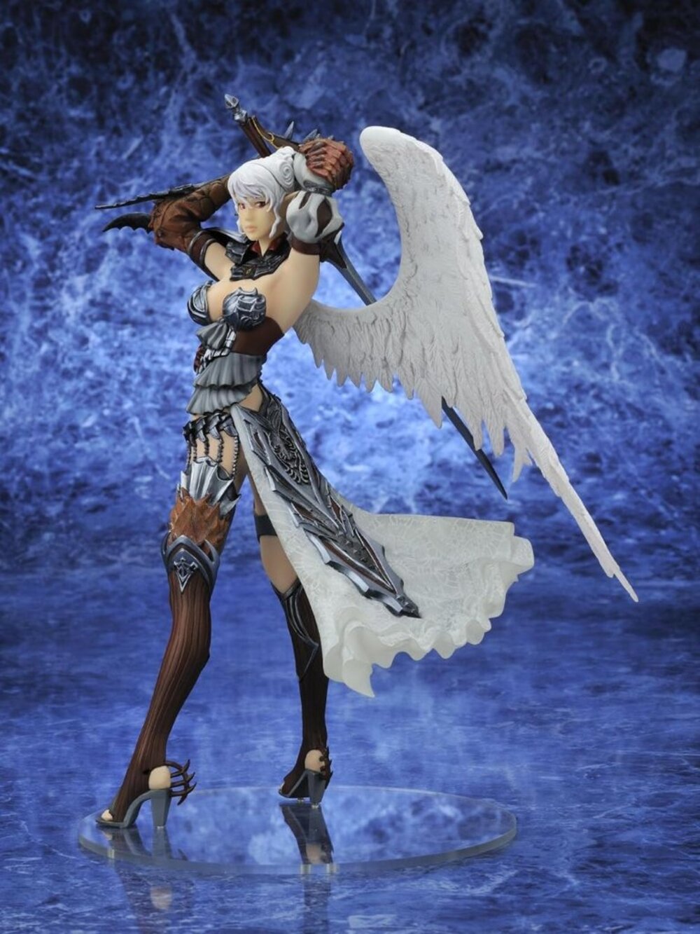 Lineage 2 The Chaotic Throne Movic Female Kamael Figure